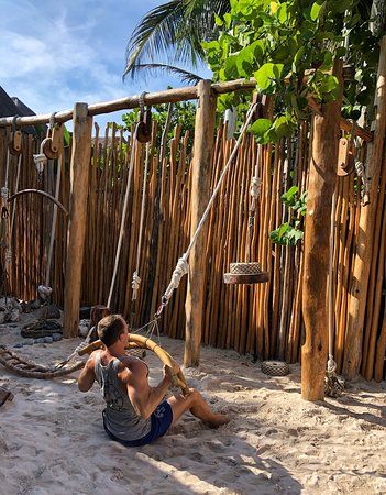 Jungle Gym Photoshoot, Natural Jungle Gym, Diy Outdoor Gym, Outdoor Gym Ideas, Jungle Gym Tree House, Jungle Gym Outdoor, Tulum Jungle Gym, Backyard Jungle Gym, Tulum Jungle