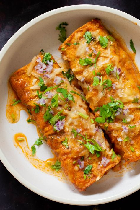 Butter Chicken Enchiladas, Gourmet Enchiladas, Indian Enchiladas, Fusion Indian Food, Indian Mexican Fusion Food, Fusion Food Ideas, Fusion Food Recipes, Indian Fusion Food, Butter Chicken Lasagna