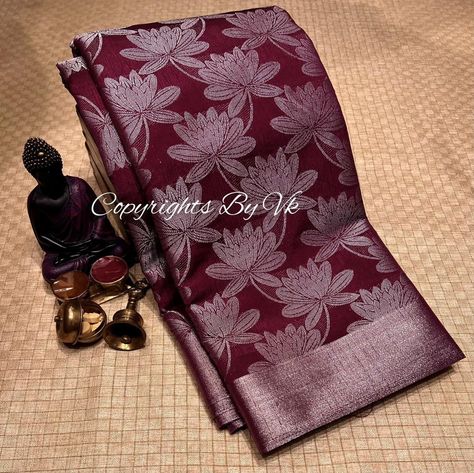 💃🏻 Launching A New Designs for this Festive Season 💃 🤩🤩 Most Demanding Dupion Saree with a Floral Silver Weaving Zari Comes all over Body with Silver Border which gives u more Elegant Look.🤩🤩 😍Each Saree comes with Running Blouse and a Tissue Pallu😍 🎉Saree with running blouse Rs.1695+$ 🎉⁵⁹llb11 Saree Pallu Designs Latest, Small Earrings Gold, Simple Rangoli Border Designs, New Saree Designs, Bridal Sarees South Indian, Full Hand Mehndi Designs, South Indian Sarees, Fancy Sarees Party Wear, Gold Jewellry