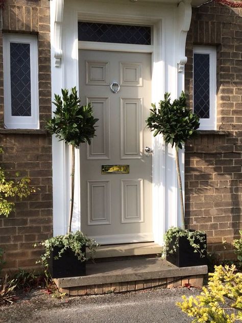 Farrow and Ball Hardwick White front door White Front Door Ideas, Farrow And Ball Hardwick White, Hardwick White, Front Door Ideas, Exterior Door Colors, White Front Door, Cottage Front Doors, Traditional Front Doors, Front Door Makeover