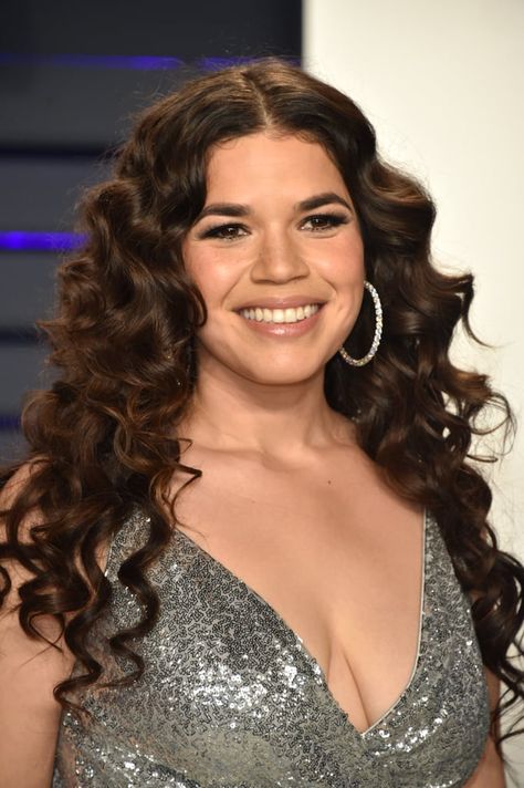 America Ferrera at the 2019 Vanity Fair Oscars Party America Ferrera Makeup, America Ferrera Hair, Betty Suarez, The Oscars 2023, Hair Vanity, Hispanic Hair, Oscars 2023, Ugly Betty, America Ferrera