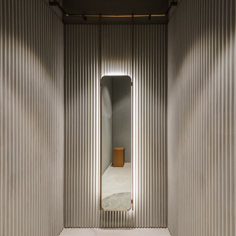 MCM Seoul Flagship Store by Neri&Hu — Dirk Weiblen. Photography Lift Interior, Trial Room, Classic Interior Design Living Room, Boutique Fitness Studio, Fitting Rooms, Lift Lobby, Elevator Interior, Elevator Design, Neri Hu