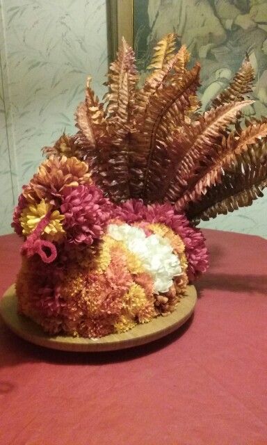 Turkey Floral Arrangement, Turkey Flower Arrangement, Thanksgiving Floral, Silk Florals, Farm Animals, Making Out, Floral Arrangements, Thanksgiving, Flower Arrangements