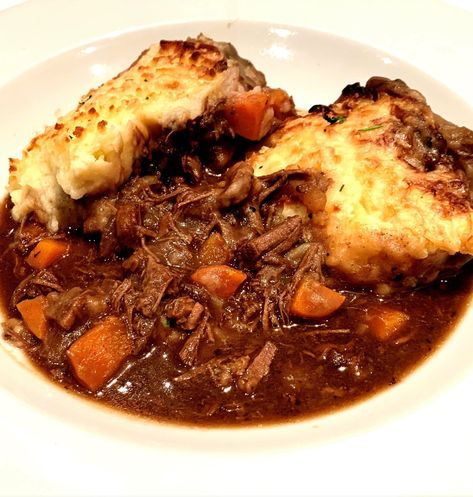 Cottage Pie Recipe Beef, Shredded Beef Stew, Guinness Beef Stew, Cottage Pie Recipe, Uk Recipes, Beef Stew Meat, Cottage Pie, Beef Dishes, Beef Stew