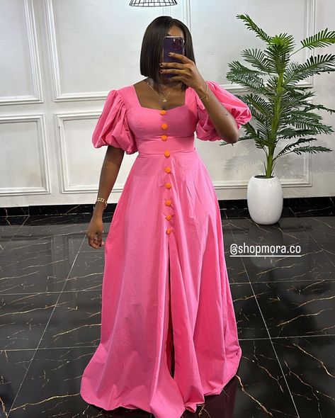 RUN, don’t walk. Your favorite dress, CHISOM just got restocked in new colors!💛💗 Price; N35,000. Available to order in all sizes. Please check our size chart and return policy before placing orders 💕 PROCESSING PERIOD Within Lagos: 7 working days Outside Lagos: 10 working days Outside Nigeria: 15 working days We ship via DHL/GIG Chiffon Gown Styles In Nigeria, Floral Print Chiffon Dress, Fancy Short Dresses, Chic Dress Classy, Uni Outfits, Stylish Wedding Dresses, Free Dresses, African Fashion Ankara, Effortlessly Chic Outfits