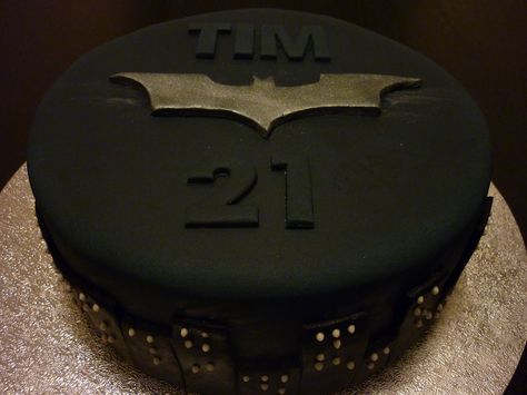 Batman Cake Ideas For Men, Batman Cake For Adults, Simple Batman Cake Ideas, Batman Themed Cake, Batman Mini Cake, Birthday Cake Batman, Batman Theme Cake, Batman Cake Ideas, Knight Cake