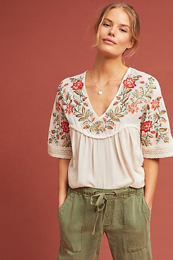 Jumel Embroidered Blouse Womens Embroidered Tops, Embroidered Blouse Outfit, Embroidered Top Outfit, Embroided Top, Embroidered Tops, Curvy Style, Fashion Curvy, Petite Style, Fashion Petite