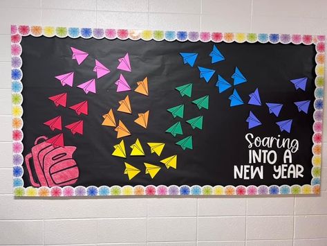 Butterfly Bulletin Board Ideas Preschool, Welcome To School Bulletin Boards Preschool, First Day Of School Bulletin Boards, Pre K Bulletin Board Ideas Preschool, September School Bulletin Boards, Fall Teacher Bulletin Board Ideas, School Welcome Board Ideas, Welcome To Prek Bulletin Board, Seasonal Bulletin Board Ideas