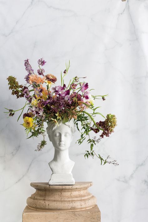 Concrete Statues, Delicate Features, Head Vase, Flower Frog, Deco Floral, Acropolis, Antique Farmhouse, Table Vases, 영감을 주는 캐릭터