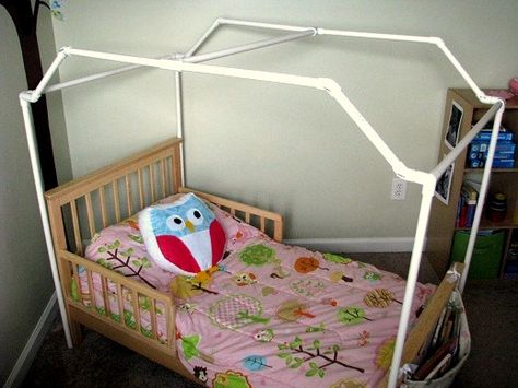 Gluesticks: PVC Framed Canopy Bed  Make it bigger for twin bed, cover with canvas to look like a camping tent or to create a sensory tent. Toddler Bed Tent, Toddler Canopy Bed, Tent Camping Ideas, Diy Toddler Bed, Pvc Canopy, Ideas Habitaciones, Backyard Canopy, Crib Canopy, Pvc Projects