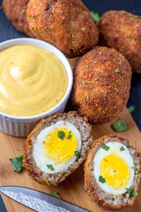 Pub Snack, Scotch Eggs Recipe, Scotch Egg, Scottish Recipes, Scotch Eggs, Pub Food, English Food, Irish Recipes, British Food