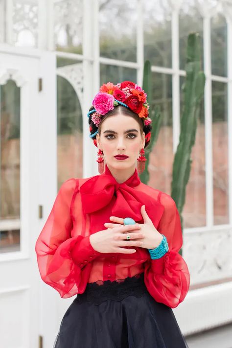 Delicate & Feminine, and Bold & Passionate Frida Kahlo Wedding Inspiration at Horniman Museum Glasshouse Venue | Styled by Anna Fern Events Frida Kahlo Wedding, Outfit Mexicano, Karneval Diy, Joanne Fleming, Frida Kahlo Style, Organza Shirt, Mexican Fashion, Delicate Feminine, Flowers In Her Hair