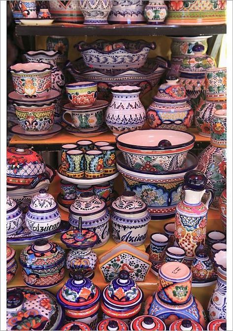 Mexico Pattern, Mexican Kitchen Decor, Mexican Kitchens, Mexican Home Decor, Mexican Home, Decor Ikea, Talavera Pottery, Spanish Style Homes, Market Stall