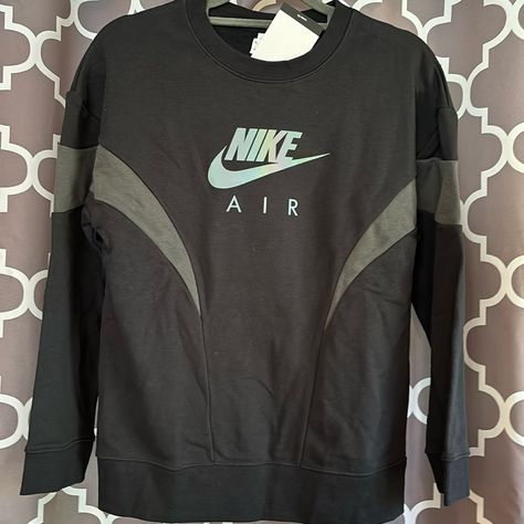 Nike Air. Black With Iridescent Nike Logo. Loose Fit. Sweatshirts Nike Vintage, Vintage Nike Sweatshirt Men, Vintage Nike Hoodie, Nike Flight, Nike Crew Neck, Vintage Nike Sweatshirt, Nike Pullover Hoodie, Nike Crewneck, 90s Nike