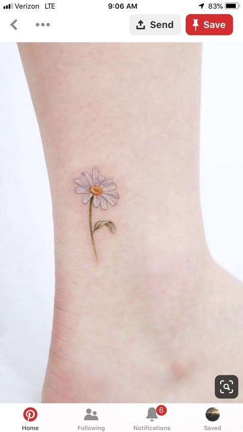 Daisy tattoo Daisy Tattoo On Leg, Dazy Flower Tattoo, Chamomile Tattoo Minimalist, Daisy Tattoos For Women, Police Tattoos, White Daisy Tattoo, Memorial Tattoos Mom, Daisy Tattoos, Carnation Flower Tattoo