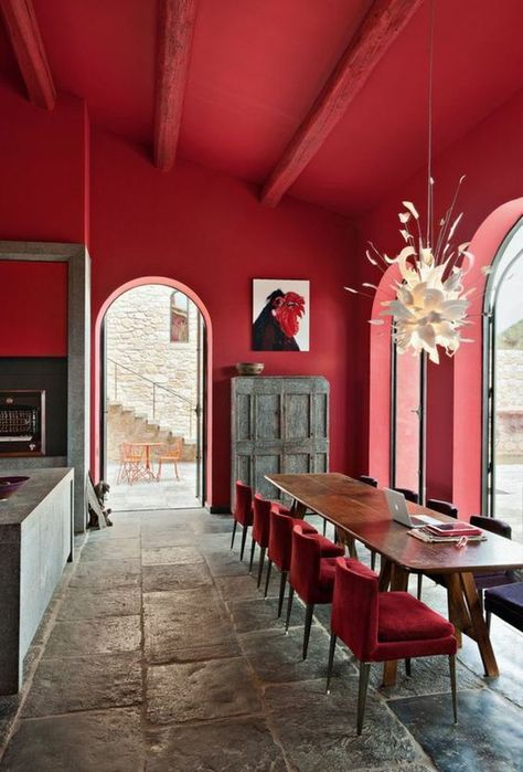 Red Interior Design, Red Ceiling, Red Dining Room, Mexican Hacienda, Interior Design Minimalist, Interior Design Per La Casa, Red Decor, Red Rooms, Red Kitchen