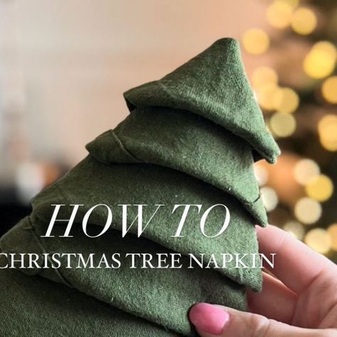 Julianne - Interior Design on Instagram: "HOLIDAY HOSTING HACK 🎄 fold your napkins like a tree for a fun tablescape AND conversation starter! I find this works easier with napkins that are a little thicker, and make sure they’re perfectly square. Ironing or steaming your napkins first also helps make things fold more crisp (I did not iron mine beforehand, and I definitely should have). Comment HOSTING for links these pretty green napkins sent straight to your inbox!" Tree Napkins How To Make, Green Gold Christmas Table, Christmas Napkin Folding With Rings, Modern Napkin Folding Ideas, Square Napkin Folding Ideas, Folding Christmas Napkins, Christmas Tree Napkin Folding, Oragami Christmas, Tree Napkin Fold