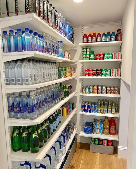 House Stuff Ideas, Stocked Pantry Goals, Aesthetic Home Organization, House Organization Ideas, Pantry Closet Design, Organized House, Dream Pantry, House Pantry, House Needs