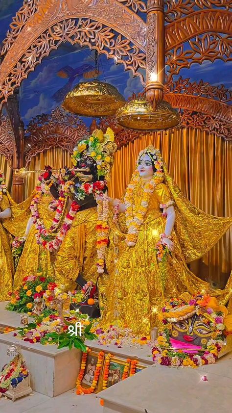 Shiv Sakthi, Vrindavan Mandir, Shri Krishna And Radha, Radhe Krishna Vrindavan, Vrindavan Dham Images, Radha Krishna Mandir, Prem Mandir Vrindavan, Bal Krishna Video, Cute Display Pictures For Whatsapp