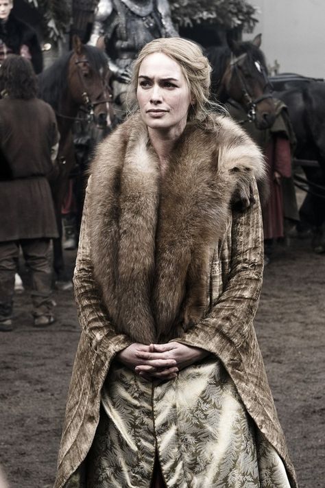 Cersei Lannister's Fashion Evolution Through 'Game Of Thrones' And How Her Wardobe Mirrors Her Character Lannister Fashion, Cersei Lannister Costume, Cercei Lannister, Game Of Thrones Cersei, Queen Cersei, Game Of Thrones Outfits, Fashion Evolution, Game Of Thrones Costumes, Europe 2024