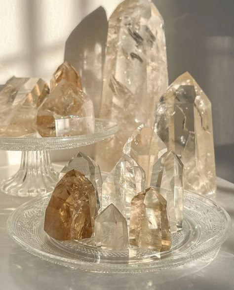 Crystals As Decor, Crystal Collection Aesthetic, Organization Closet Storage, Crystal Collection Display, Throw Pillow Ideas, Closet Storage Solutions, Bedroom Masculine, Minimalist Bedding, Flooring Bedroom