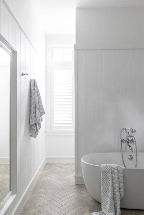 Jack and Jill Bathrooms: Space-Saving and Stylish Modern Hamptons Bathroom, Hampton Style Bathrooms, Hamptons Style Bathroom, Weatherboard Cottage, Hamptons Interior, Modern Hampton, Jack And Jill Bathroom, Coastal Bathrooms, Herringbone Floor