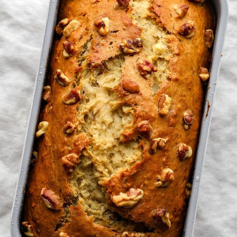 Maryland Camping, Best Vegan Banana Bread, Easy Vegan Banana Bread, Old Bananas, Vegan Banana Bread Easy, Vegan Loaf, Banana Recipes Overripe, Nora Cooks, Vegan Banana Muffins