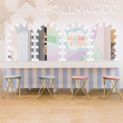 Kids Hair Salon Ideas Interior Design, Kids Salon Ideas Interior Design, Make Up Salon Ideas, Kids Beauty Salon, Photo Wall Design, Kids Party Venues, Kids Barber, Kids Hair Salon, Girl Salon