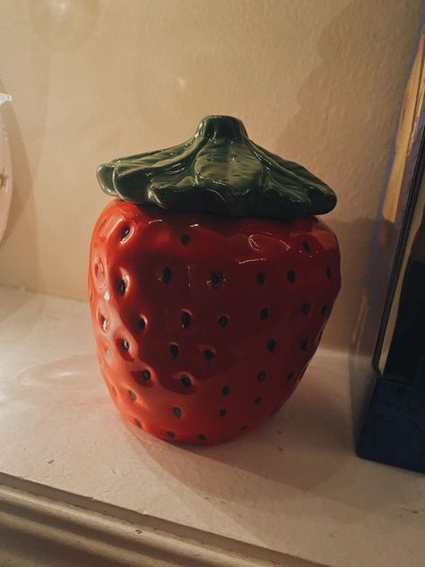 #strawberry #ceramics #pottery #aesthetic #cute Ceramic Strawberry Pot, Strawberry Pinch Pot, Coil Pot Ceramics, Strawberry Clay Art, Indie Pottery, Ceramics Strawberry, Pottery Inspo Aesthetic, Strawberry Ceramics, Strawberry Sculpture