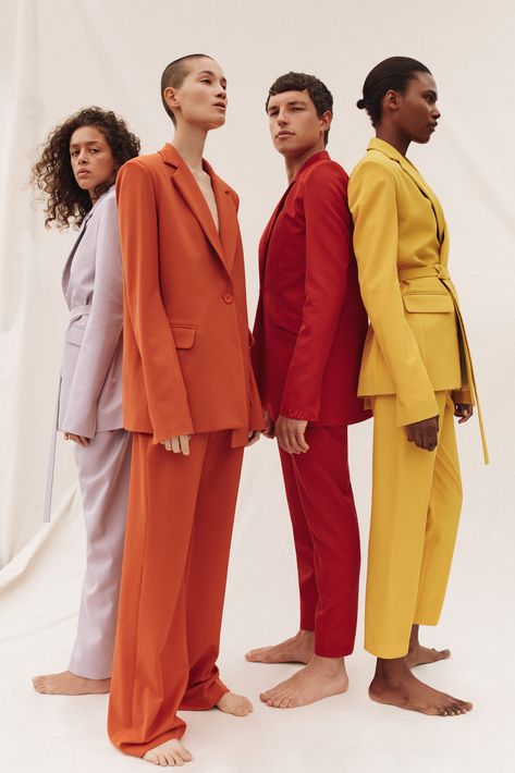 Colored Suits, Group Photo Poses, Suit Styles, Mode Editorials, Group Poses, Bridal Elegance, Group Photography, House Of Holland, Photoshoot Concept