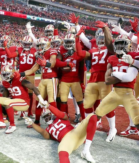 49ers Team Picture, 49ers Super Bowl 2024, Super Bowl 49ers, 49ers Wallpaper 4k, 49ers Aesthetic, Nfl Super Bowl History, 49ers Mascot, 49ers Wallpaper, 49ers Cheerleaders