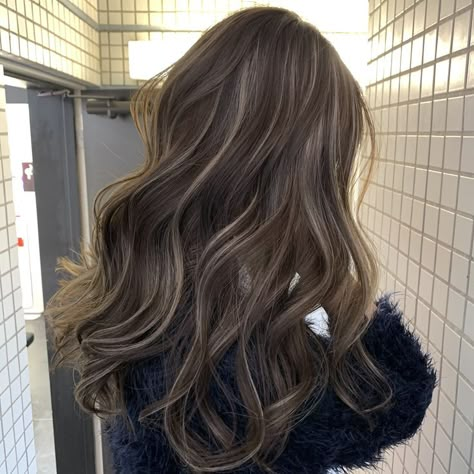 Partial Foilyage Hair, Balayage Hair 2023 Summer, Brown Underlights Hair, Brown Hair Inspiration Pale Skin, Korean Brown Highlights, Hair Inspo Color Dark Brown With Highlights, Cool Toned Babylights Brunette, Balayage Hair For Brown Hair, Ash Brown Partial Highlights