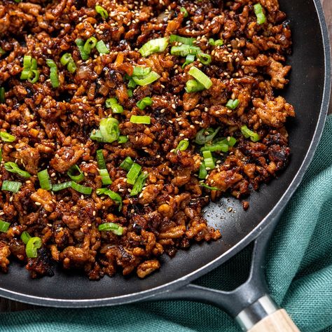 Delicious Korean Ground Pork - super easy to make and packed with flavour. Perfect with a simple side or make it a bowl with a variety of yummy components. Slimming World and Weight Watchers friendly Korean Ground Pork, Minced Pork Recipes, Pork Mince Recipes, Grilling Recipes Pork, Cooking Projects, Ground Pork Recipes, Pork Recipes For Dinner, Minced Pork, Asian Pork