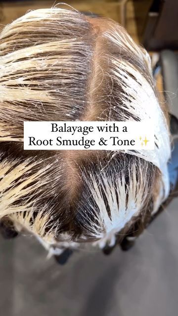 Wet Balayage Root Melt, Blonde Lived In Balayage, Wella Root Smudge Formula, All Over Blonde With Root Smudge, How To Root Melt At Home, How To Root Smudge, Root Melt Vs Root Smudge, Melted Roots Blonde, Balayage With Root Smudge