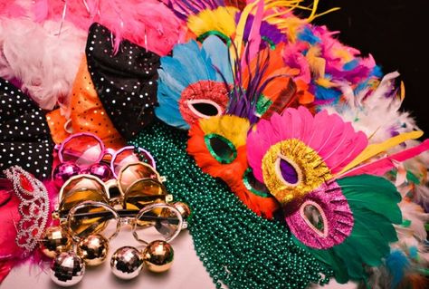 Carnival Wedding Theme, Carnival Rio, Rio Party, Dance Decor, Brazilian Carnival, Masquerade Ball Party, Sweet 16 Themes, Carnival Decorations, Staff Party