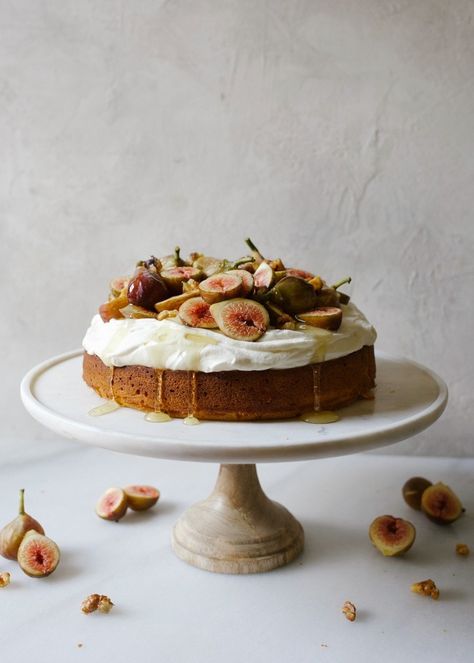 Cake With Figs, Honey Cake Recipe, Fig Cake, Cream Fresh, Fig Recipes, Torte Cupcake, Fall Recipe, Honey Cake, Summer Cakes