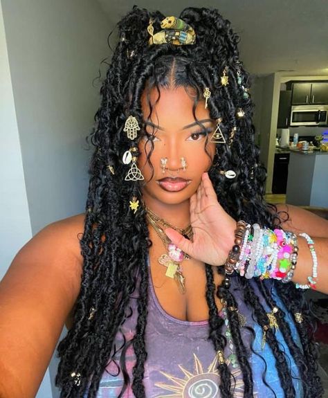 #aesthetic #earth #fashionicon #baddie Goddess Braids Hairstyles, Faux Locs Hairstyles, Box Braids Hairstyles For Black Women, Cute Box Braids Hairstyles, Protective Hairstyles Braids, Pretty Braided Hairstyles, Hot Hair Styles, Locs Hairstyles, Goddess Braids