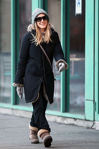 Sarah Jessica Parker Street Style, Sarah Jessica Parker Style, Sara Jessica Parker, Parker Outfit, Parker Jacket, Winter Jacket Outfits, Walk To School, Kate Bosworth, Kim Kardashian Red Carpet