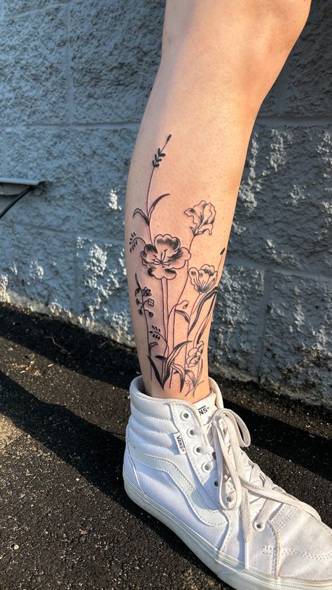 Poppy Flower Tattoo Leg, Tattoo Leg Flower, Large Floral Hip Tattoo, Flower On Leg Tattoo, Leg Garden Tattoo, $150 Tattoo Ideas, Leg Tattoos Aesthetic Simple, Leg Flower Sleeve, Leg Flowers Tattoo