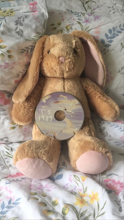 Pawlette Bunny Aesthetic, Build A Bear Taylor Swift, Taylor Swift Plushie, 1989 Album Aesthetic, Millie Core, Bunny Teddy, Taylor Core, Album Aesthetic, Hot Halloween Outfits