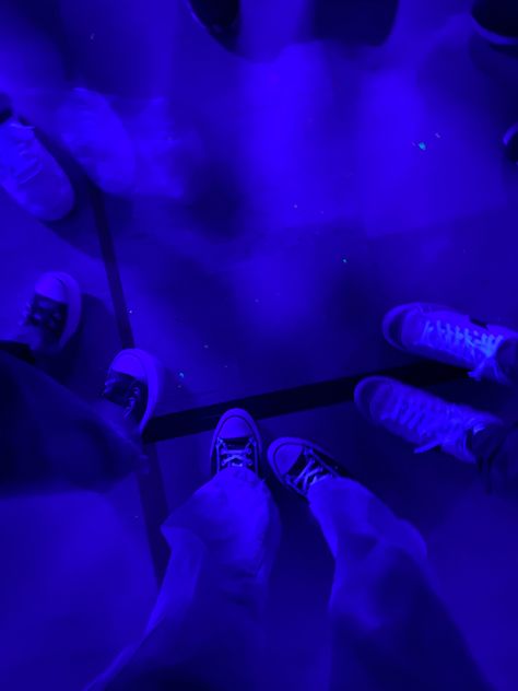 Middle School Dance Aesthetic, Neon School Dance, School Dance Aesthetic, Middle School Pictures, Siblings Photo Ideas, Middle School Aesthetic, School Manifestation, Aesthetic Friend Group, Highschool Dream