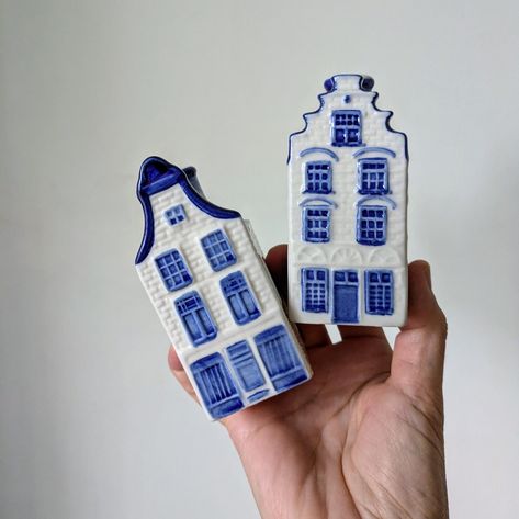 🌟 SOLD 🌟 Delft Blue Hand Painted Salt and Pepper Dutch Houses. 10cm/4" tall. Both in great condition. #antiqueandvintagebynes #delftdutchhouses #delftblue #tablestyling #tablescape Salt Paint, Dutch Houses, Blue Houses, Paint Blue, Dutch House, Pottery Houses, Delft Blue, Blue Hand, Blue House