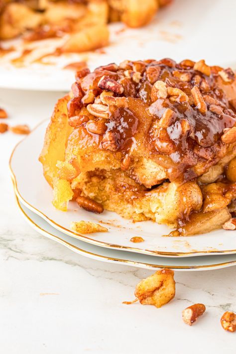 Apple Cinnamon Roll Recipe, Cinnamon Rolls With Apple Pie Filling Recipe, Cinnamon Rolls And Apple Pie Filling Recipe, Cinnamon Buns Apple Pie Filling, Cinnamon Roll With Apple Pie Filling, Cinnamon Rolls Apple Pie Filling Easy, Cinnamon Roll Dutch Apple Pie, Apple Pie Cinammon Roll, Apple French Toast Casserole