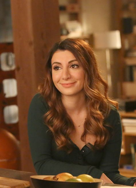 Aly Nelson | New Girl Wiki | Fandom Nasim Pedrad Hair, Nasim Pedrad, New Girl Tv Show, Lady In Waiting, Cute Bikinis, Ex Boyfriend, Girl Party, Miranda Kerr, New Girl