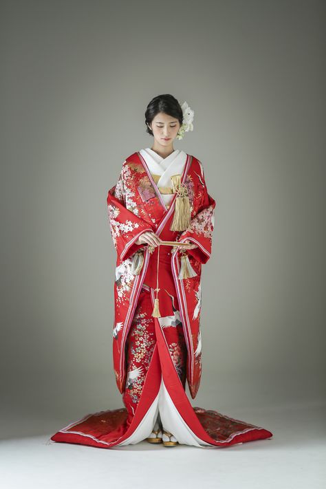 Japanese Dress Traditional, Japanese Wedding Dress, Japanese Wedding Kimono, Japanese Princess, Japanese Traditional Clothes, Japanese Traditional Clothing, Japanese Costume, Kimono Japan, Traditional Japanese Kimono