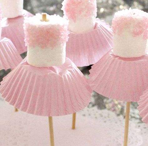 Marshmallow Balerinas Birthday Snacks, Idee Babyshower, Ballet Birthday, Birthday Party Snacks, Ballerina Party, Ballerina Birthday, Girl Baby Shower Decorations, Fiesta Baby Shower, Baby Shower Princess