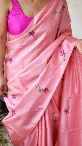 Silk Moth, Silk Saree Blouse Designs Patterns, Beautiful Flamingo, Tussar Silk Sarees, Saree Embroidery Design, Indian Silk Sarees, Hand Painted Sarees, Silk Saree Blouse Designs, Designer Saree Blouse Patterns