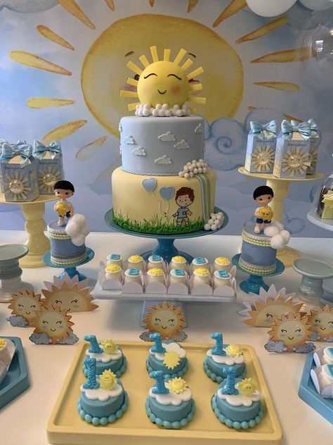 Boy Baby Birthday Theme, You Are My Son Shine Birthday Party, Sonshine First Birthday Boy, Sunshine Theme Cake, Sunshine Baby Shower Cake, Sun Themed Baby Shower Ideas, Baby Boy 1st Birthday Themes, Sun Themed Birthday Party, Sunshine Birthday Party Ideas