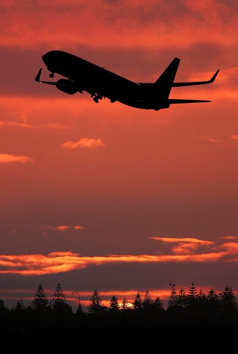 leaving on a jet plane Photo Avion, Plane Photography, Airplane Wallpaper, Peisaj Urban, Aviation World, Airplane Photography, Night Flight, Tapeta Pro Iphone, Lukisan Cat Air