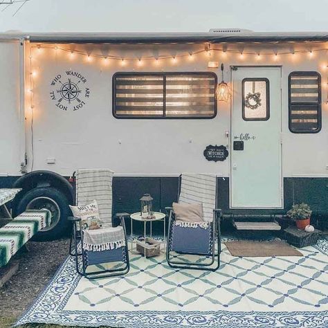 Campsite Decorating, Rv Decorating Ideas, Rv Patio, Travel Trailer Decor, Glamper Camper, Rv Exterior, Rv Decorating, Trailer Decor, Camper Trailer Remodel